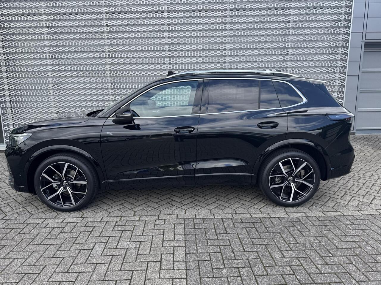 Volkswagen TIGUAN R-Line-Edition 1.5 110 kW / 150 pk eTSI 7 versn. DSG | Trekhaak met wegklapbare kogel |