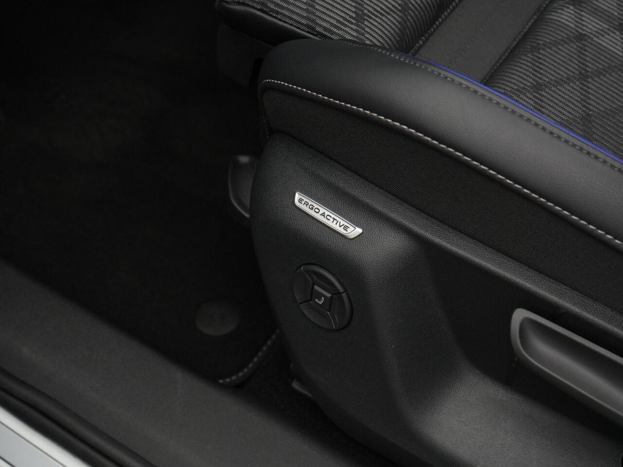 Volkswagen TIGUAN 1.5 eHybrid 272 pk DSG R-Line Edition | Panoramadak | Trekhaak | Adaptief onderstel | Achteruitrijcamera | Massage