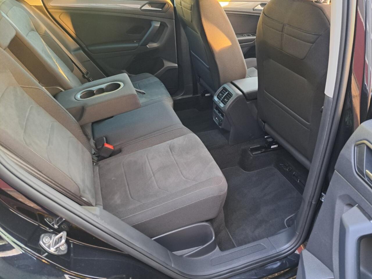 Volkswagen TIGUAN 1.5 TSI 130 Pk Highline Bs Alcantara Ecc Nav. Apple Carplay 6 Bak