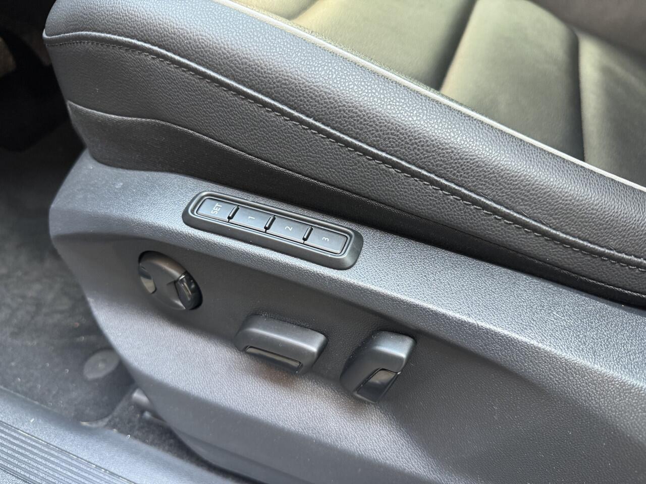 Volkswagen TIGUAN 1.5 TSI ACT Highline Business Leer