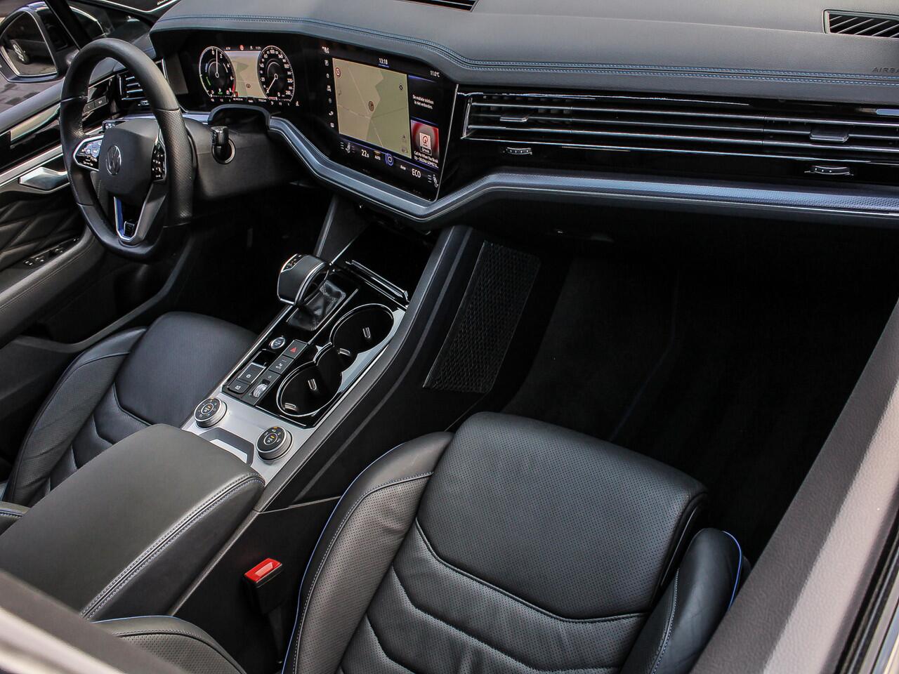 Volkswagen TOUAREG R 3.0 TSi 462PK Automaat 4Motion | BLACK STYLE | PANORAMADAK | LEDER | HEAD-UP | KEYLESS | MASSAGE | VENTILATIE |