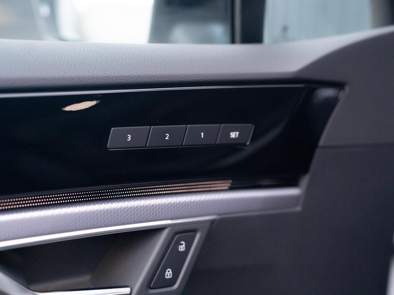 Volkswagen TOUAREG 3.0 TSi 4MOTION R | Luchtvering | Panodak | Trekhaak | Stoelkoeling | 360 Camera | Black Style | Prijs Rijklaar!!