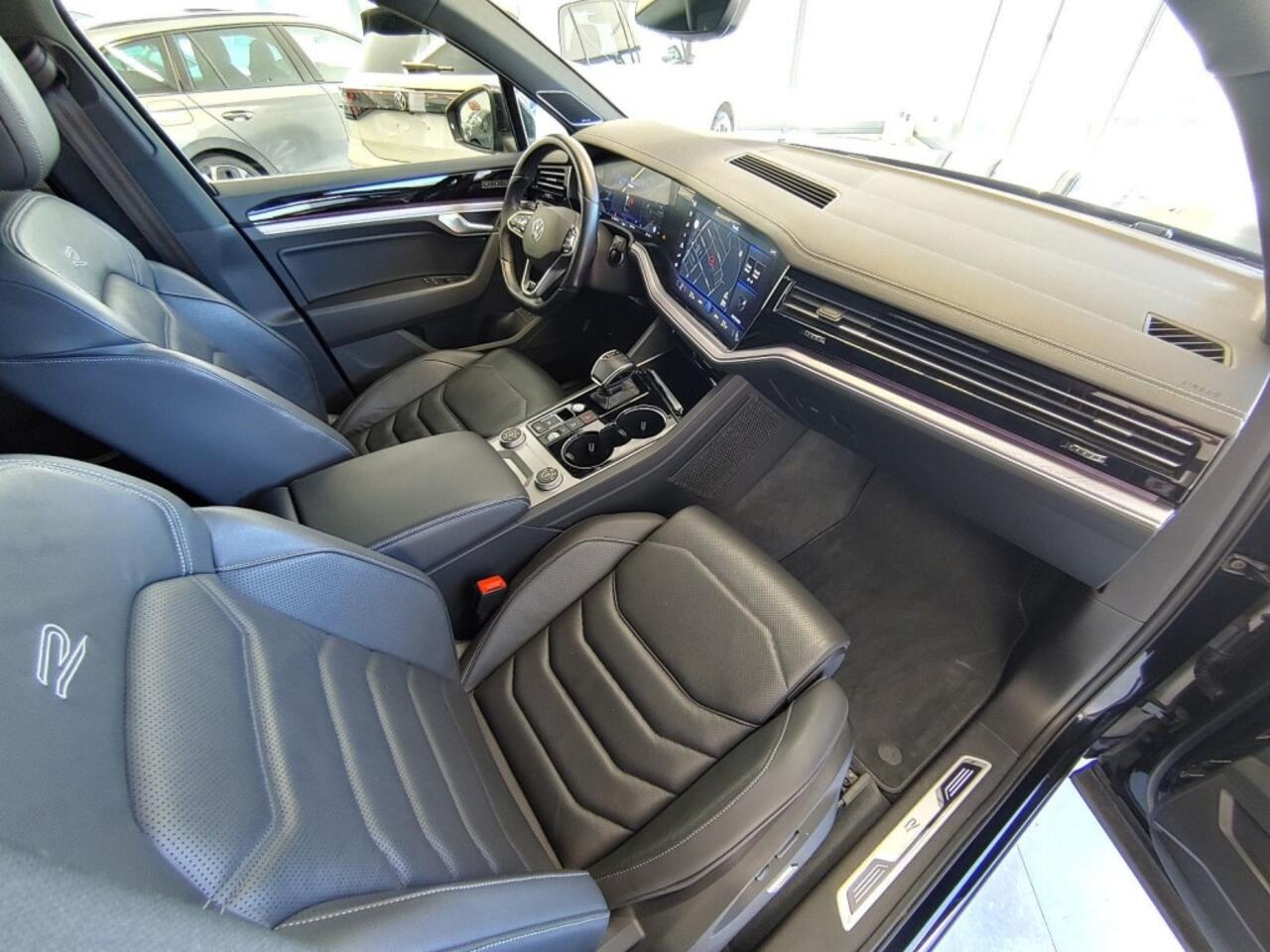 Volkswagen TOUAREG 3.0 TDI DSG R-LINE 4MOTION PANO-DAK/TREKHAAK/CAMERA/CARPLAY/ACC