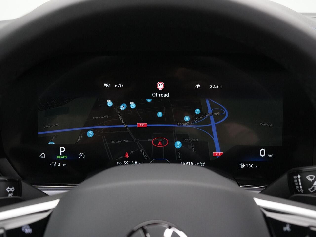 Volkswagen TOUAREG R 3.0 TSi eHybrid 463 pk tiptronic 4MOTION | Panoramadak | Trekhaak | Puglia Leder | Nachtzicht | Luchtvering | Head-Up Display | Geheugenstoelen | Dynaudio