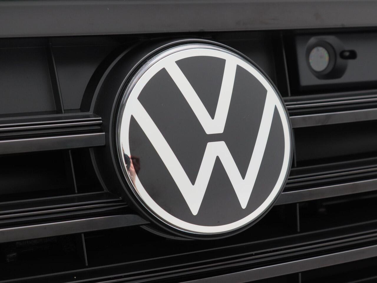 Volkswagen TOUAREG 3.0 TSi eHybrid 462 Pk Automaat 4Motion R-Line | Panoramadak | Adaptive Cruise | Black Style | Dynaudio | Trekhaak | Stoelverwarming | Stoelmassage | Carplay| Camera 360 | LED | 73.075 Km!!