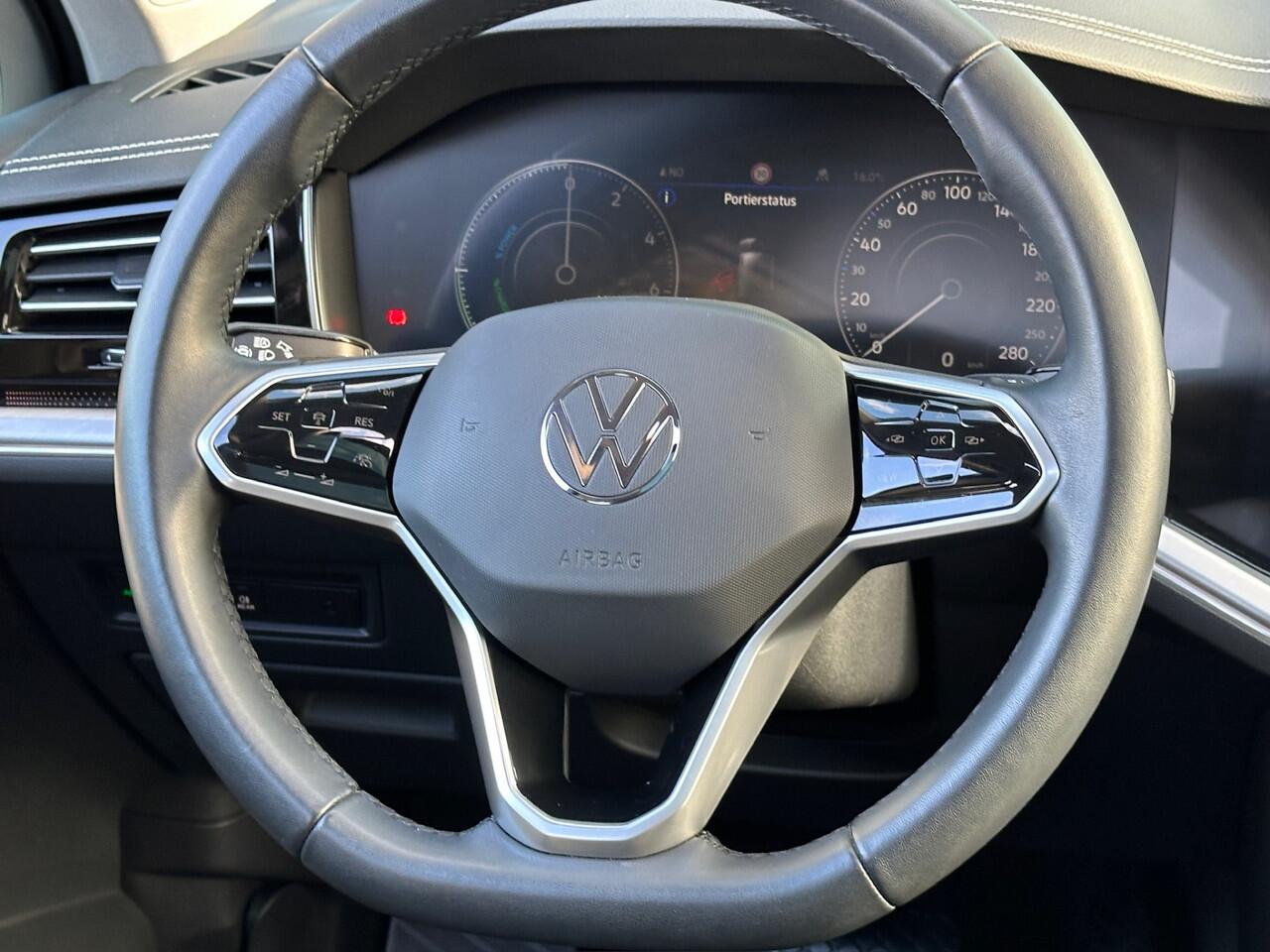 Volkswagen TOUAREG 3.0 TSi eHybrid 4MOTION Elegance | Panoramadak | Trekhaak | Head up | Leder | Rijklaar incl. garantie