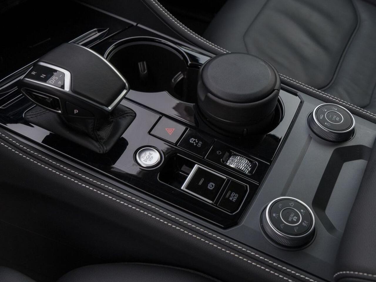 Volkswagen TOUAREG 3.0 TDI Elegance Grijs Kenteken ACC LUCHTVERING COMFORTSTOELEN TREKHAAK