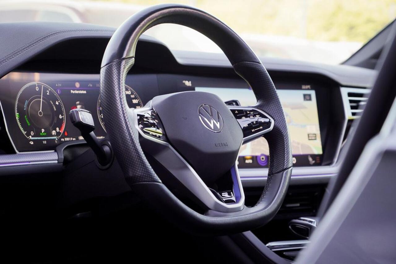 Volkswagen TOUAREG 3.0 TSi 4MOTION R / Pano / Luchtvering / Incl BTW / ACC