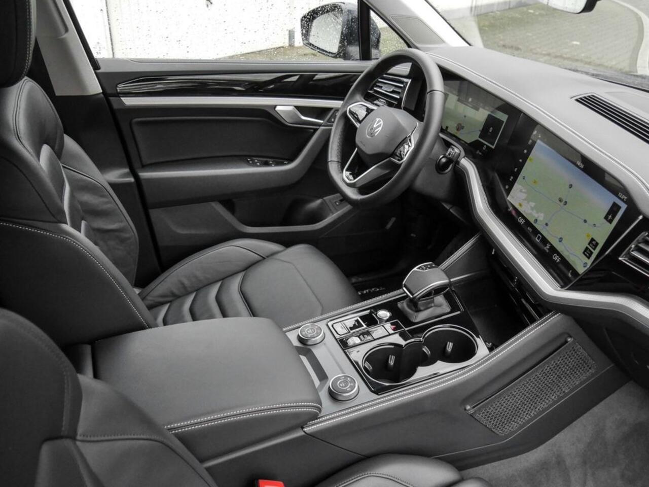 Volkswagen TOUAREG 3.0 TDI GRIJS KENTEKEN ACC LUCHTVERING TREKHAAK COMFORTSTOELEN