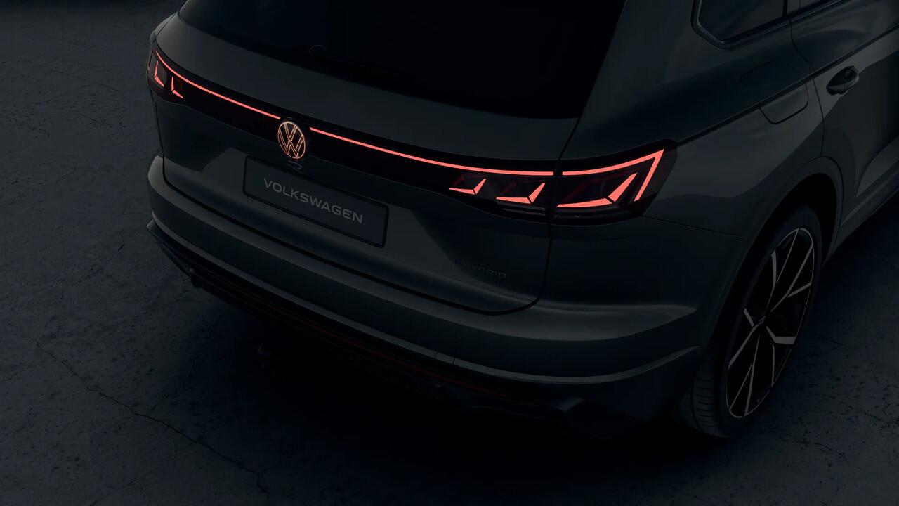 Volkswagen TOUAREG 3.0 TSI eHybrid 4MOTION 462 Tiptronic R Edition Automaat