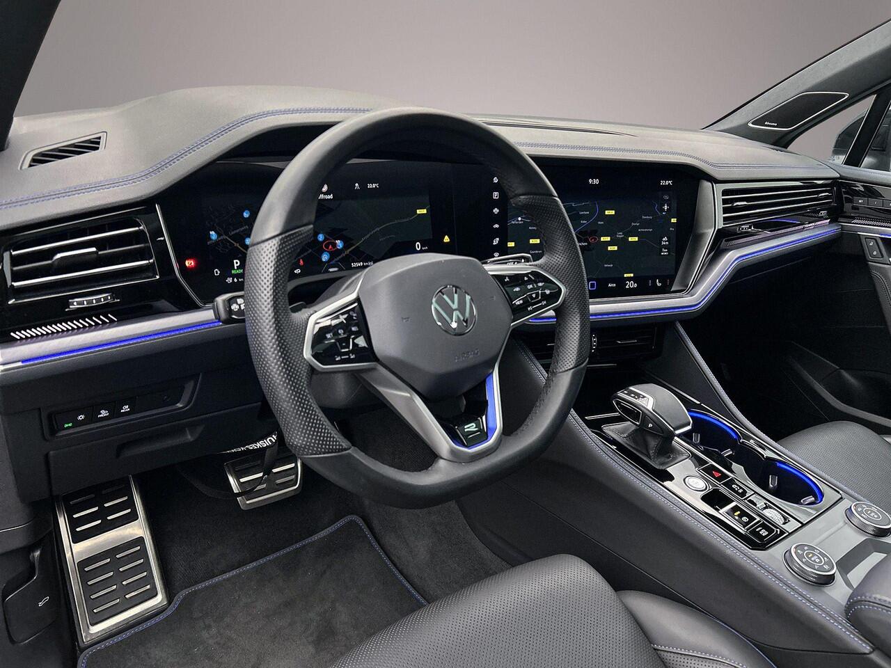 Volkswagen TOUAREG R 3.0 TSI eHybrid 462pk Tiptronic Trekhaak, DYN audio, Head up display, Lederen bekleding, Luchtvering, Panoramadak, Adaptive cruise control