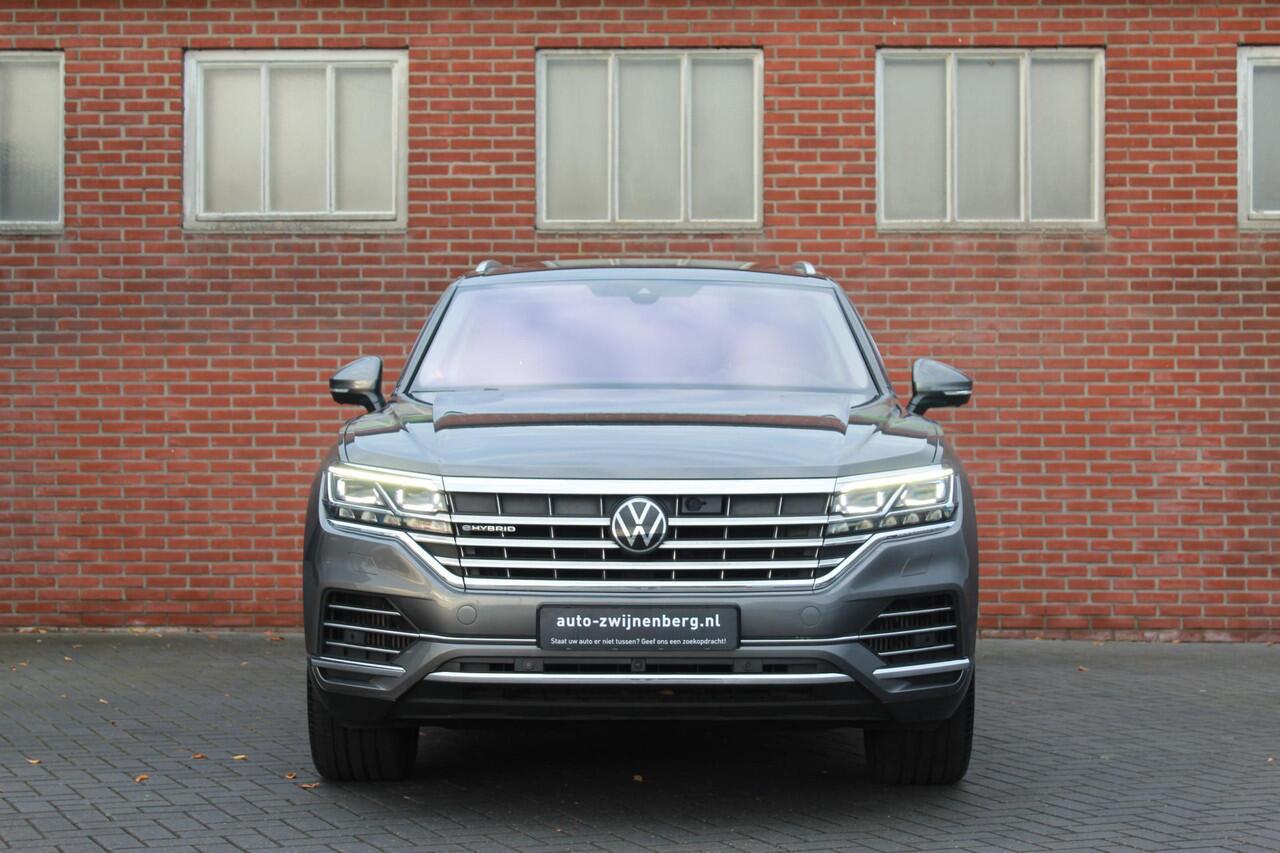 Volkswagen TOUAREG 3.0 TSi eHybrid 4MOTION | Pano | Trekhaak | Memory |