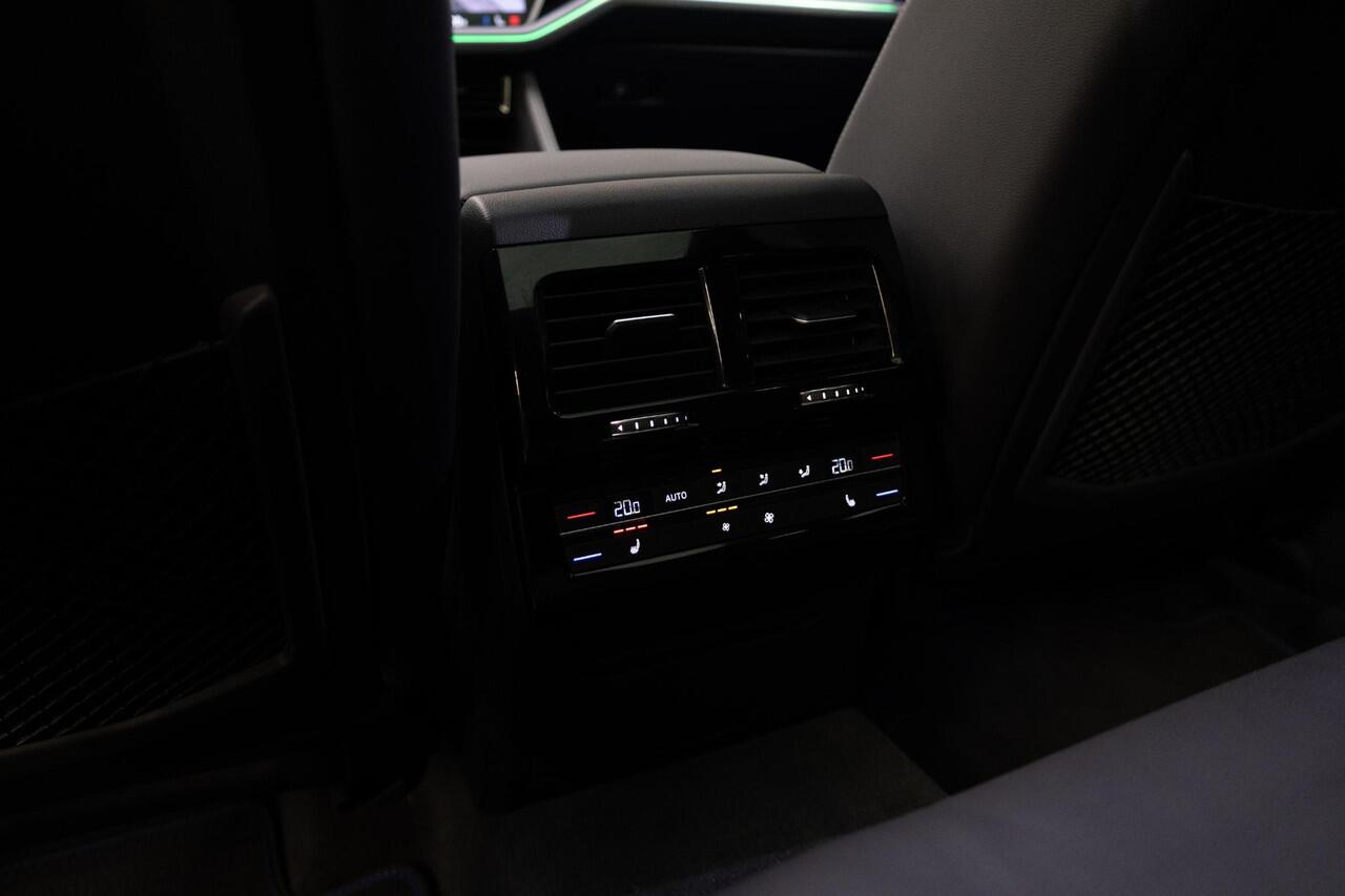 Volkswagen TOUAREG 3.0 TSi eHybrid 4MOTION R | Facelift | Trekhaak | 21 Inch |