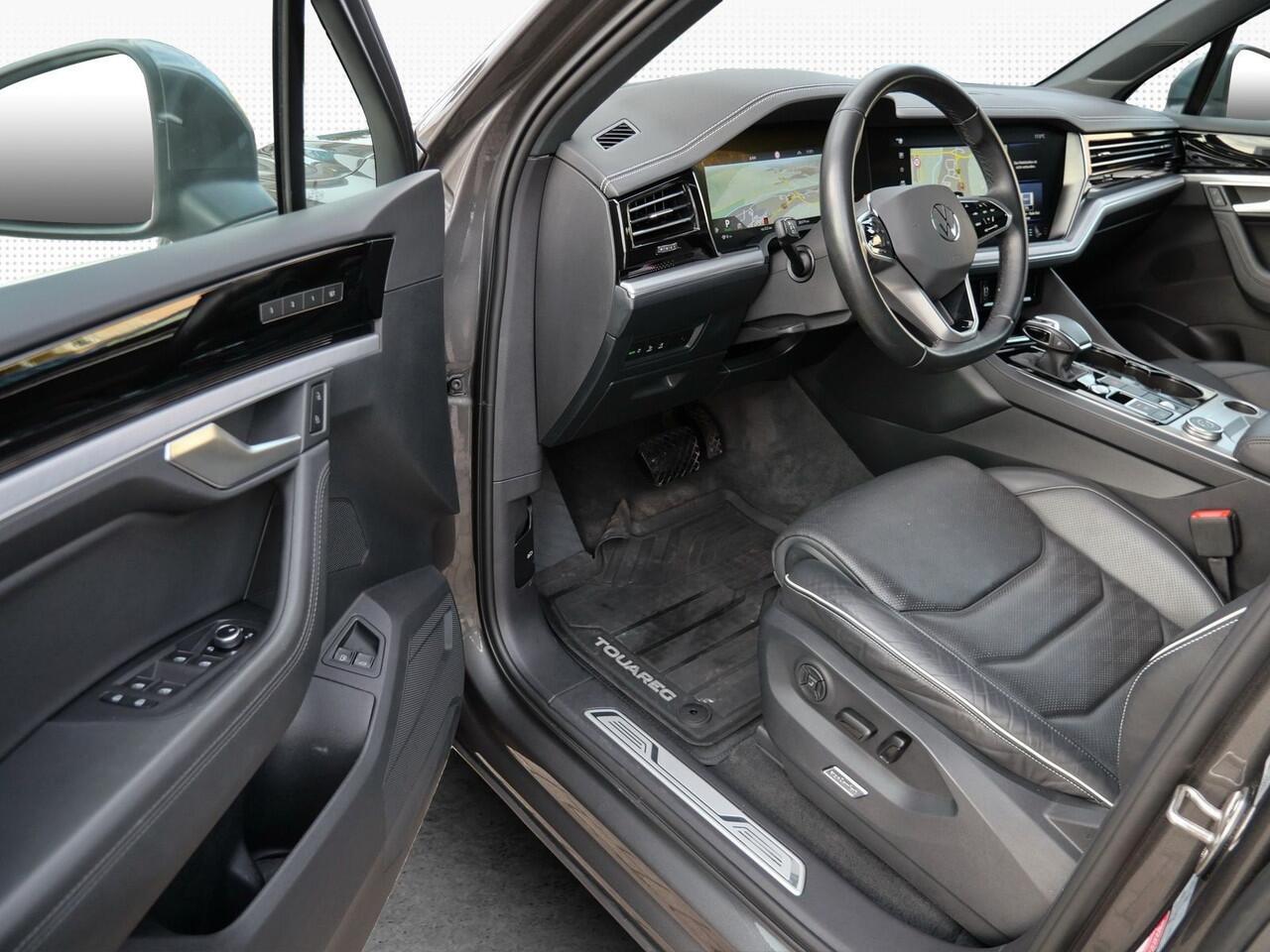 Volkswagen TOUAREG 3.0 TSi eHybrid 4M Elegance ACC Panoramadak Stoelkoeling Memory Trekhaak Camera