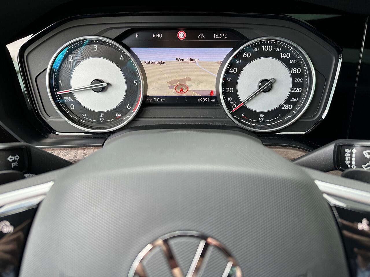 Volkswagen TOUAREG 3.0 TDI 4Motion Atmosphere | Panoramadak | Trekhaak | Grijs kenteken | Excl. Btw