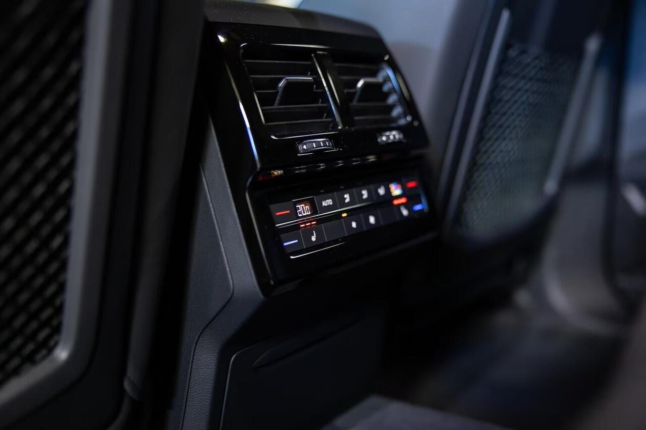 Volkswagen TOUAREG 3.0 TSi eHybrid 4MOTION R 463 PK ACC Head-Up Trekhaak Stoelkoeling Panoramadak