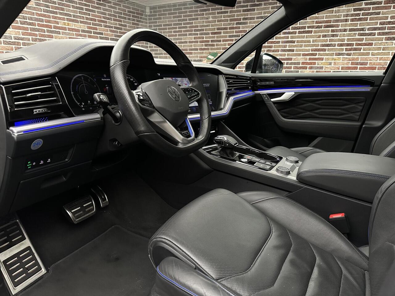 Volkswagen TOUAREG R 3.0 TSi 4MOTION | Puglia| Dak| Massage| Luchtvering| BTW auto|