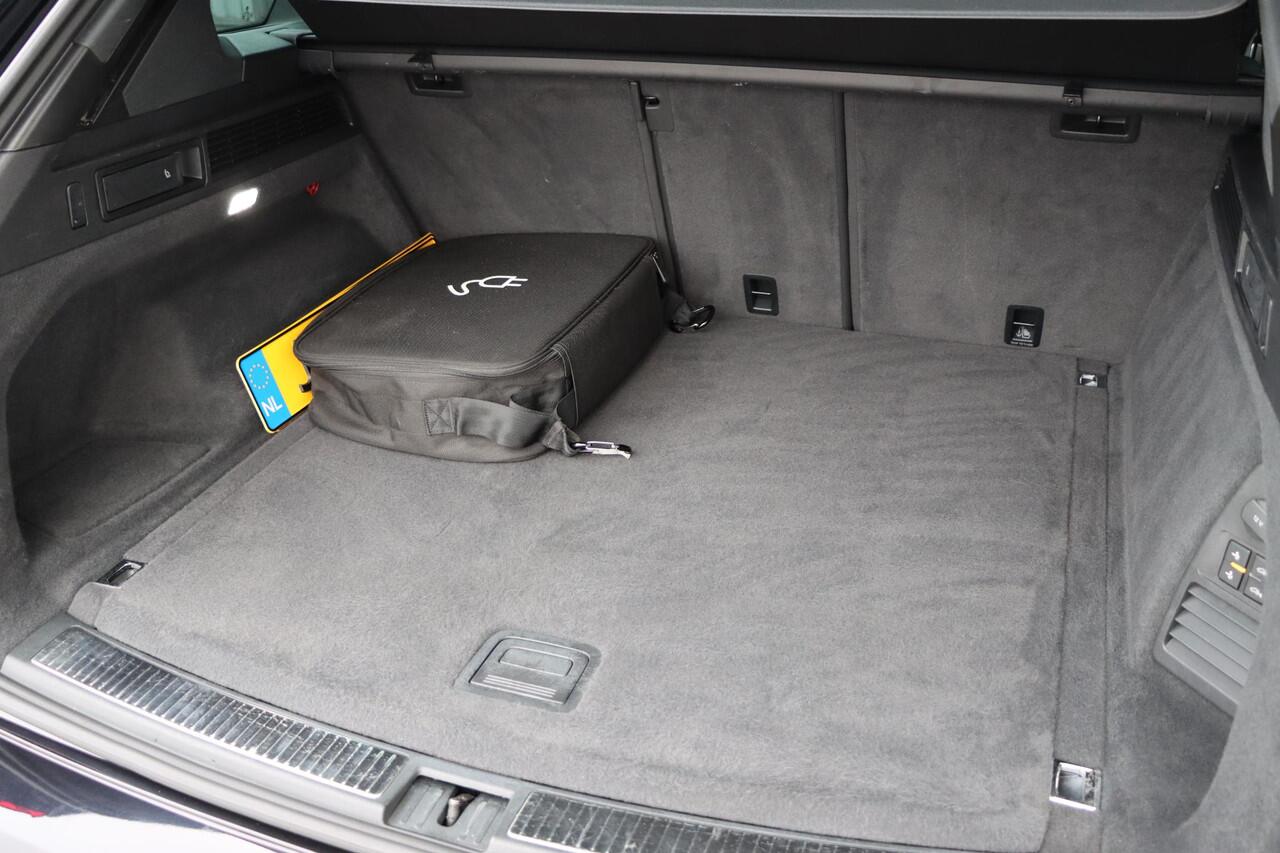 Volkswagen TOUAREG 3.0 TSI eHybrid 4Motion Elegance Black Style | Luchtvering | 380pk Tiptronic