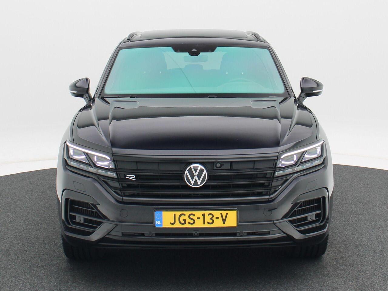 Volkswagen TOUAREG 3.0 TSi eHybrid 462 Pk Automaat 4Motion R-Line | Panoramadak | Adaptive Cruise | Black Style | Dynaudio | Trekhaak | Stoelverwarming | Stoelmassage | Carplay| Camera 360 | LED | 73.075 Km!!