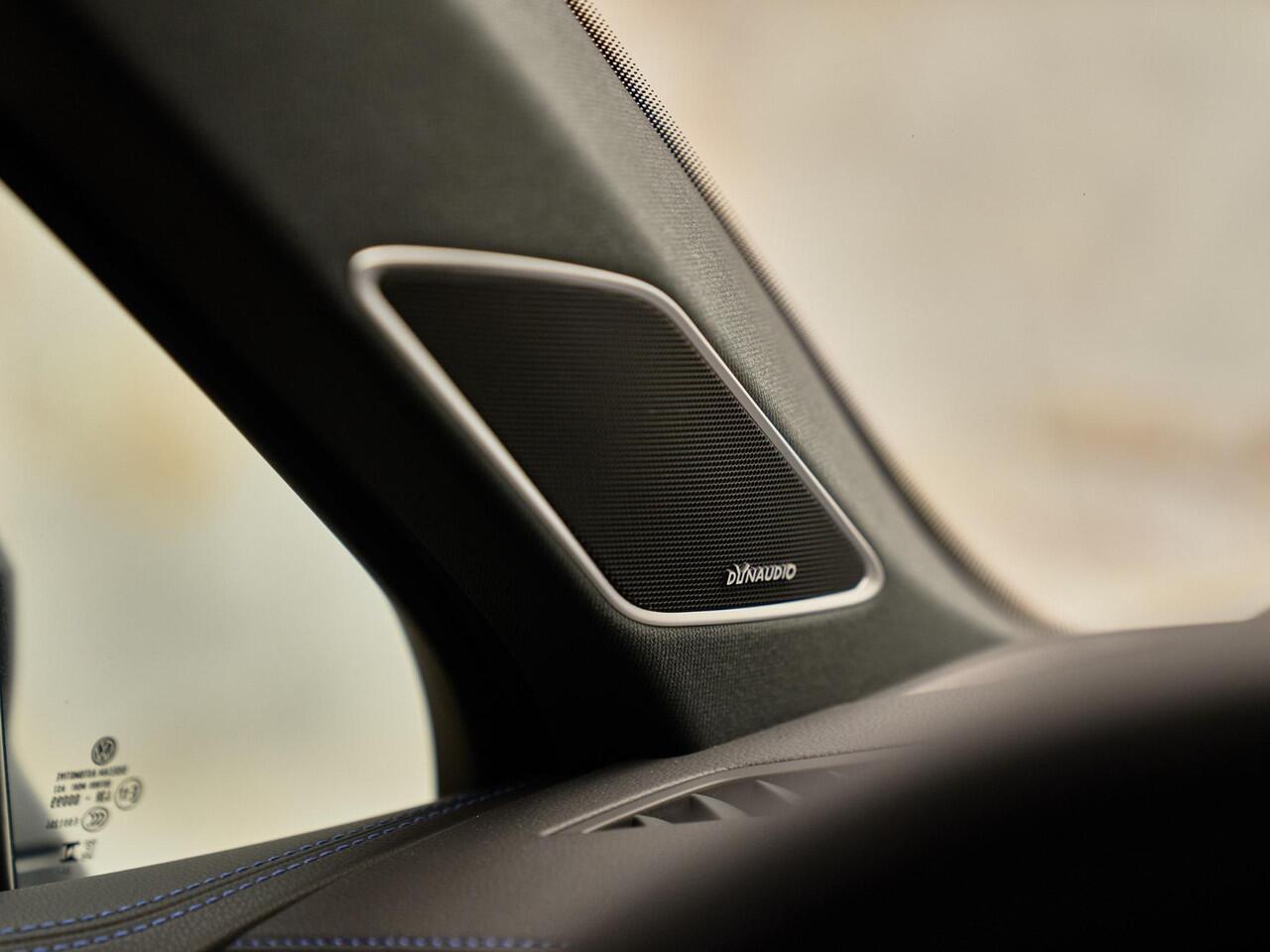 Volkswagen TOUAREG R V6 eHybrid 4Motion, pano, tr.haak, Dynaudio, 22'', luchtv., matrix-LED, memory, HUD, keyless, ACC, privacy