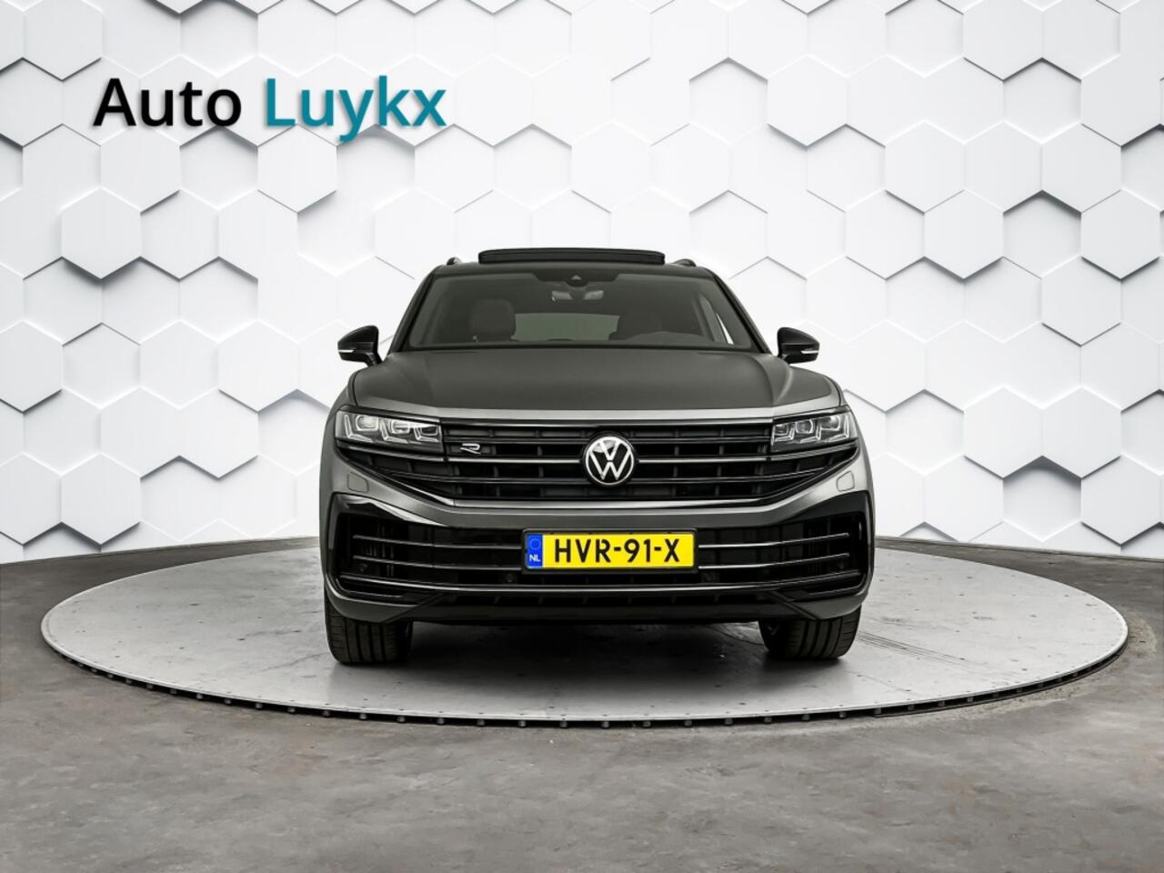 Volkswagen TOUAREG 3.0 TSi eHybrid 4M 462 PK R | Panoramadak | Luchtvering | Trekhaak