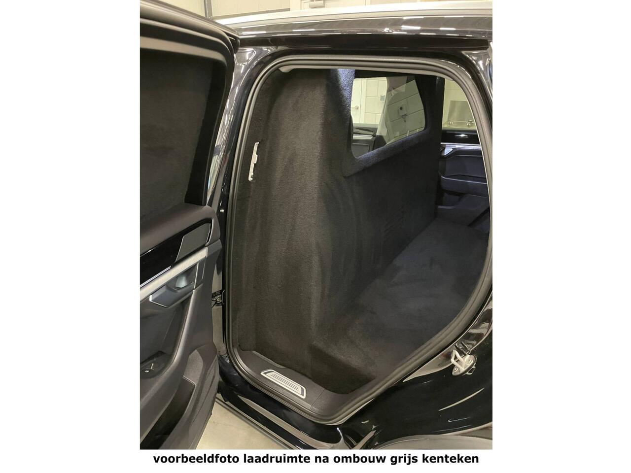 Volkswagen TOUAREG 3.0 TDI Elegance Grijs Kenteken ACC LUCHTVERING COMFORTSTOELEN TREKHAAK