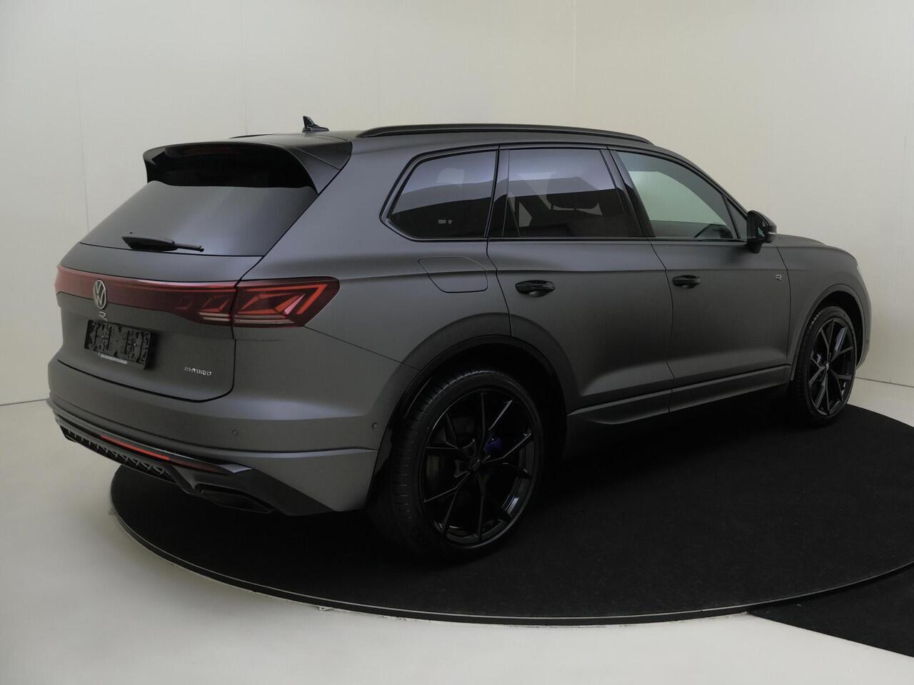 Volkswagen TOUAREG R Edition | Buitenspiegels elektrisch instel-, verwarm- en inklapbaar | Diefstalalarm | Telefoon draadloos oplaadbaar (Wireless Charging)