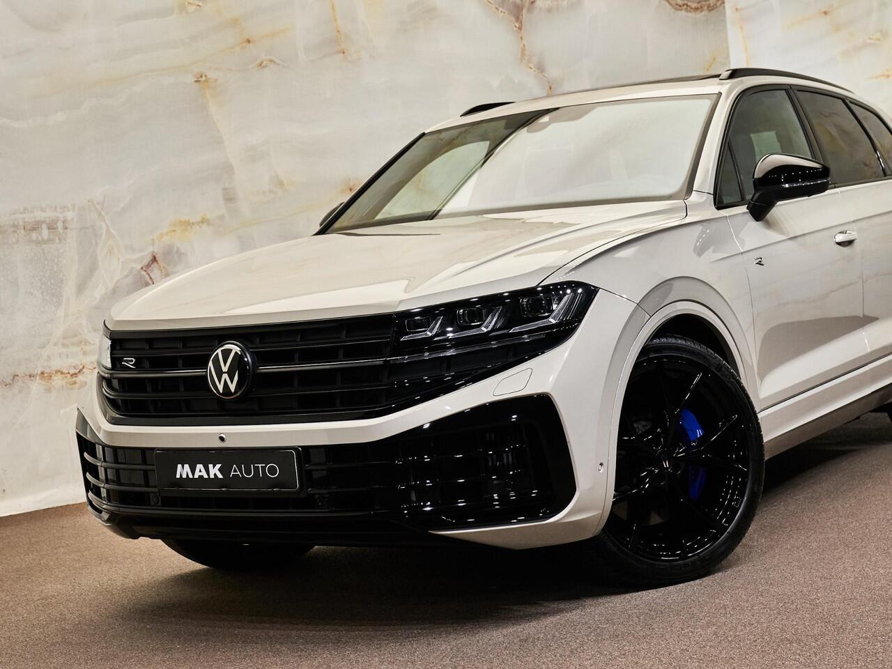Volkswagen TOUAREG R V6 eHybrid 4Motion, pano, tr.haak, Dynaudio, 22'', luchtv., matrix-LED, memory, HUD, keyless, ACC, privacy