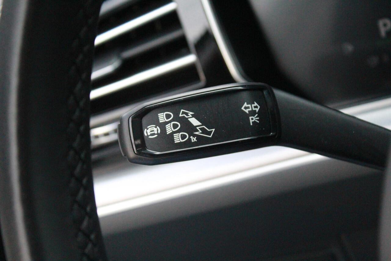 Volkswagen TOUAREG 3.0 TSi eHybrid 4MOTION | Pano | Trekhaak | Memory |