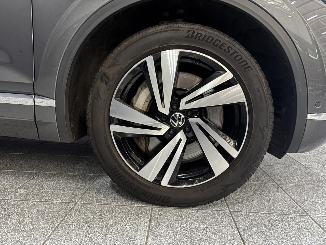 Volkswagen TOUAREG 3.0 TSi eHybrid 4MOTION HUD|Pano|Leder|Trekhaak|ACC|Nightvision