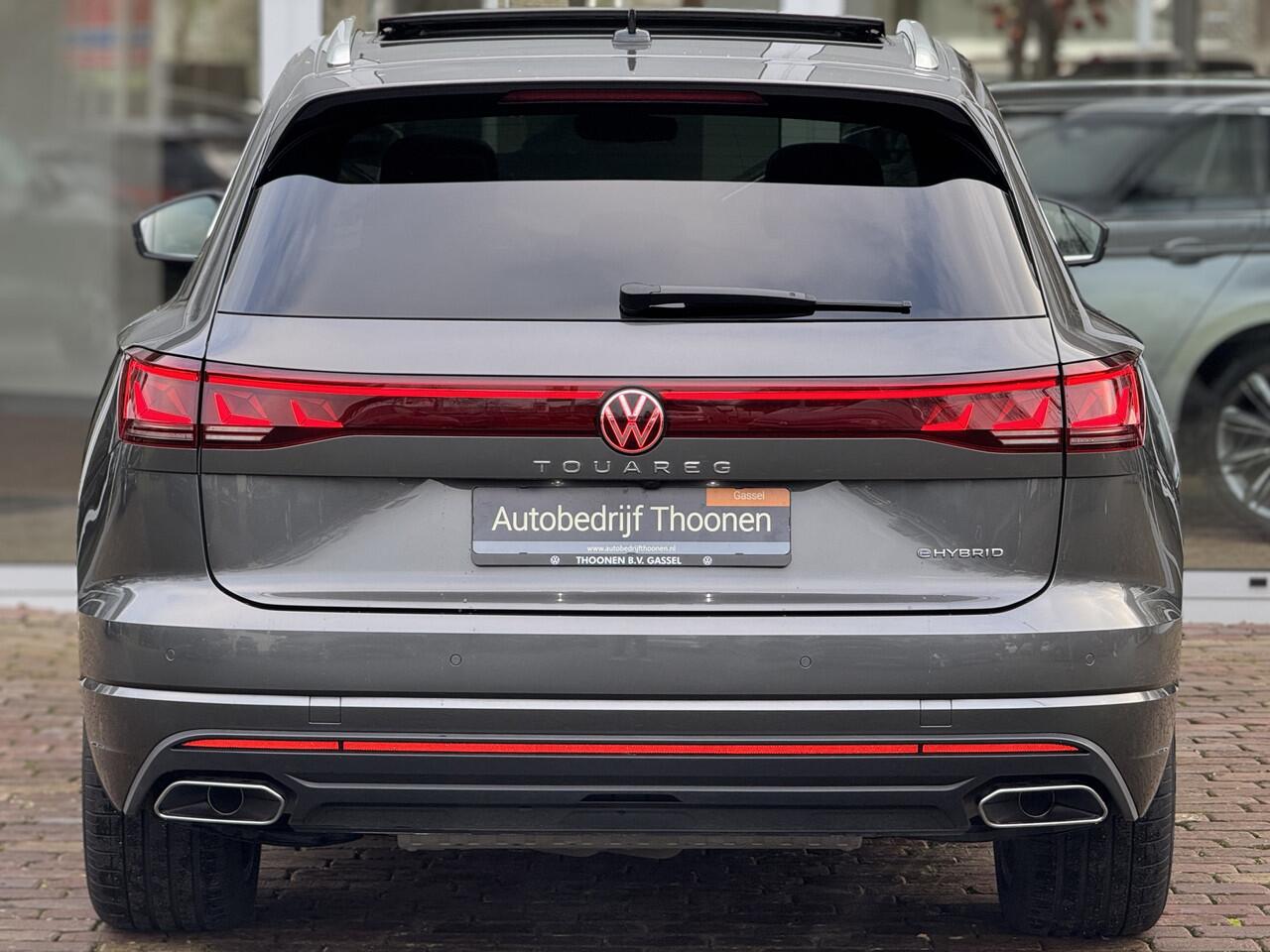 Volkswagen TOUAREG 3.0 TSi eHybrid 4MOTION Elegance | Massage | Trekhaak | Nachtzicht