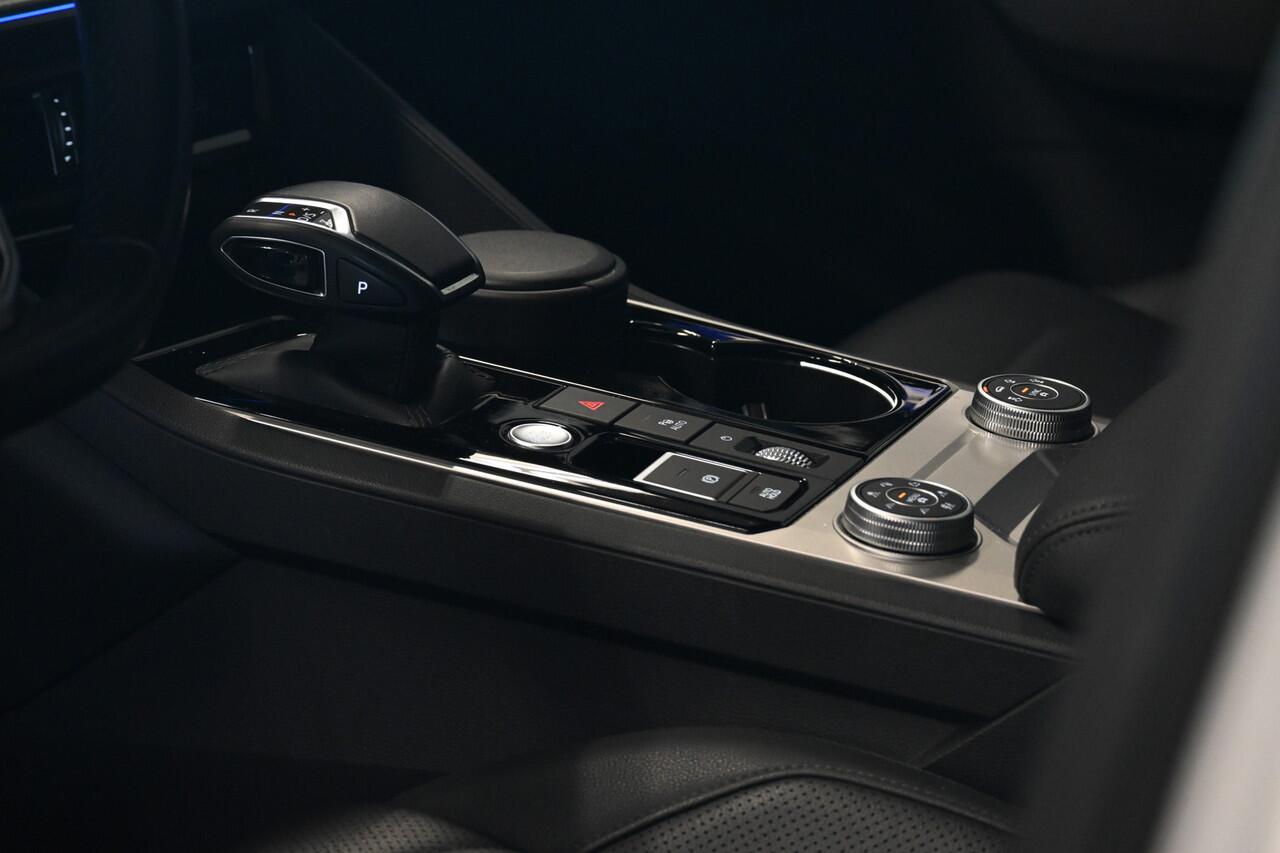 Volkswagen TOUAREG 3.0 TSi eHybrid 4MOTION FULL OPTION nieuwprijs 110.000 EURO