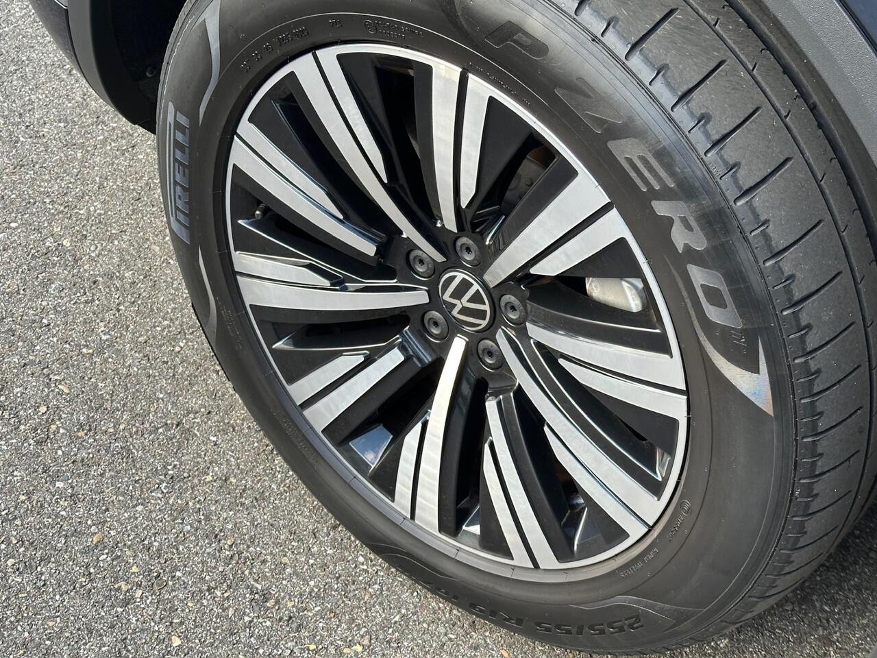 Volkswagen TOUAREG 3.0 TSi eHybrid 4MOTION Elegance | Panoramadak | Trekhaak | Head up | Leder | Rijklaar incl. garantie