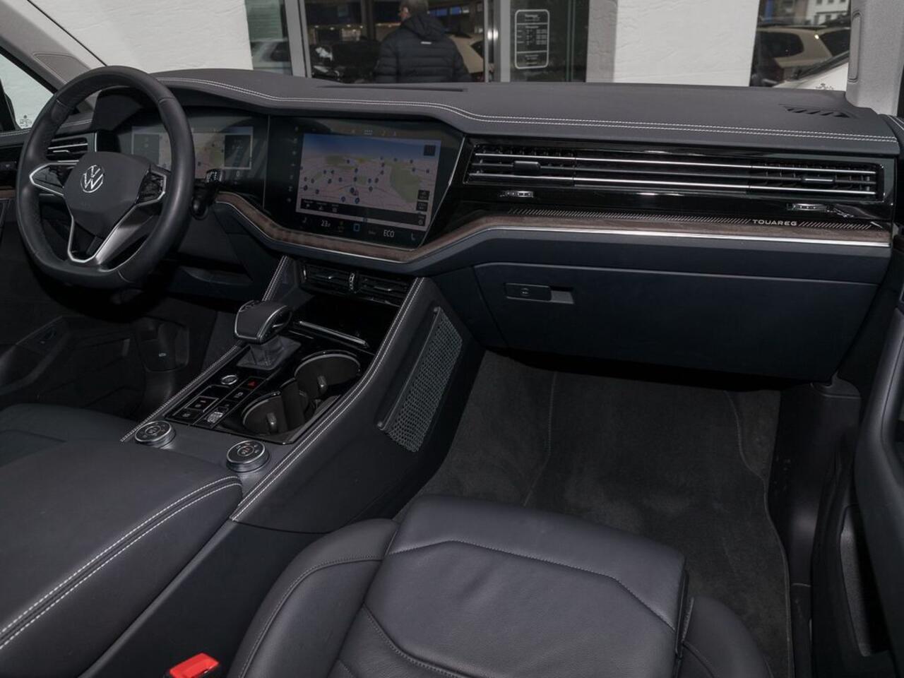 Volkswagen TOUAREG 3.0 TDI Elegance Grijs Kenteken ACC LUCHTVERING COMFORTSTOELEN TREKHAAK