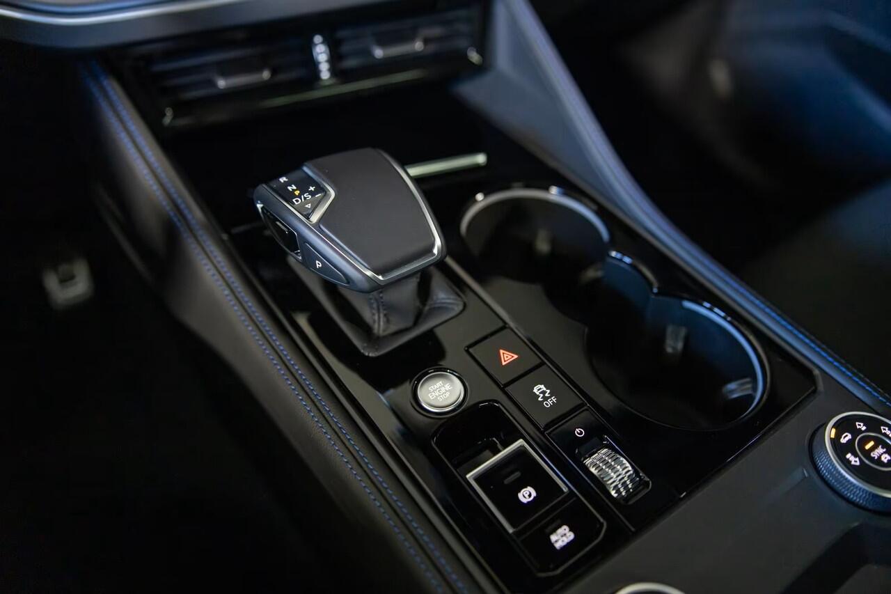 Volkswagen TOUAREG 3.0 TSi eHybrid 4MOTION R 463 PK ACC Head-Up Trekhaak Stoelkoeling Panoramadak