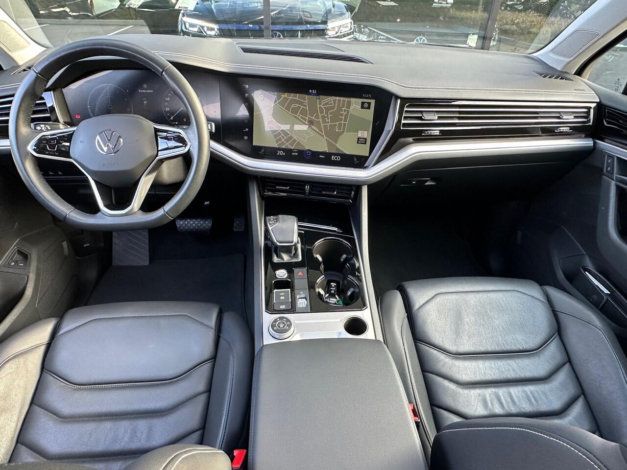 Volkswagen TOUAREG 3.0 TSi eHybrid 4MOTION Elegance | Panoramadak | Trekhaak | Head up | Leder | Rijklaar incl. garantie