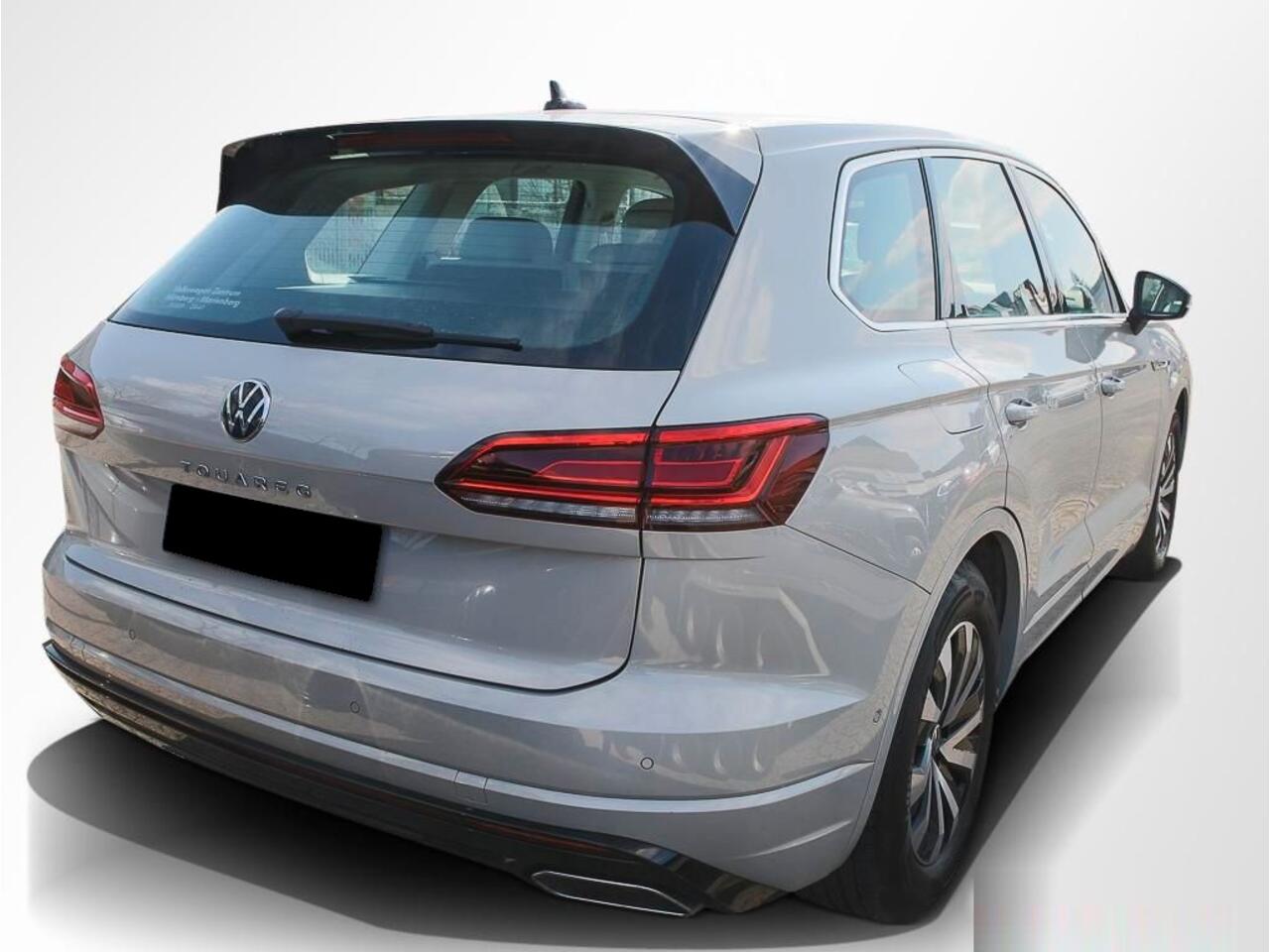 Volkswagen TOUAREG 3.0 TDI Elegance R-Line ACC Luchtvering Comfortstoelen Head-Up Dynaudio Stuurverwarming 360 Camera