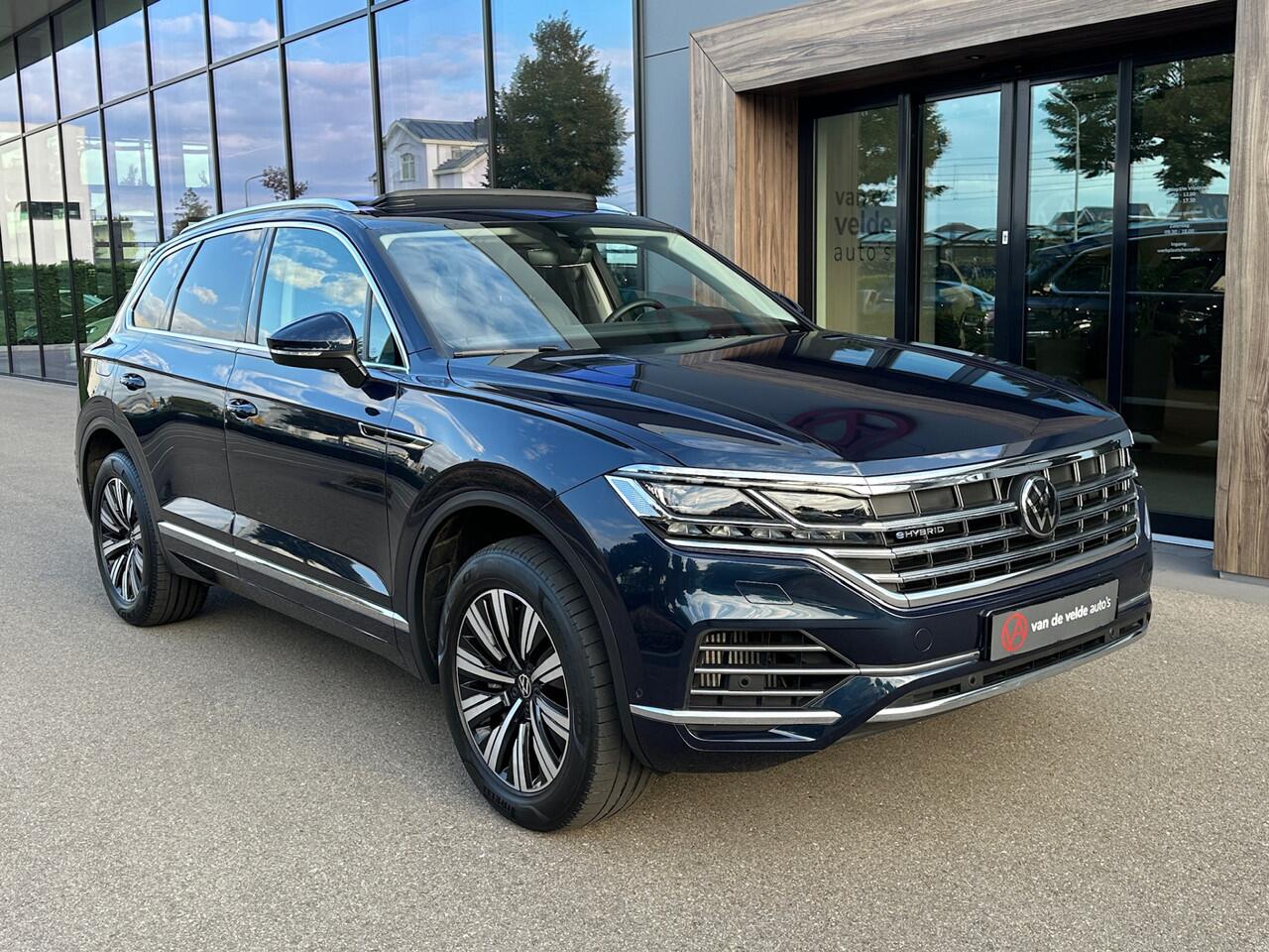 Volkswagen TOUAREG 3.0 TSi eHybrid 4MOTION Elegance | Panoramadak | Trekhaak | Head up | Leder | Rijklaar incl. garantie