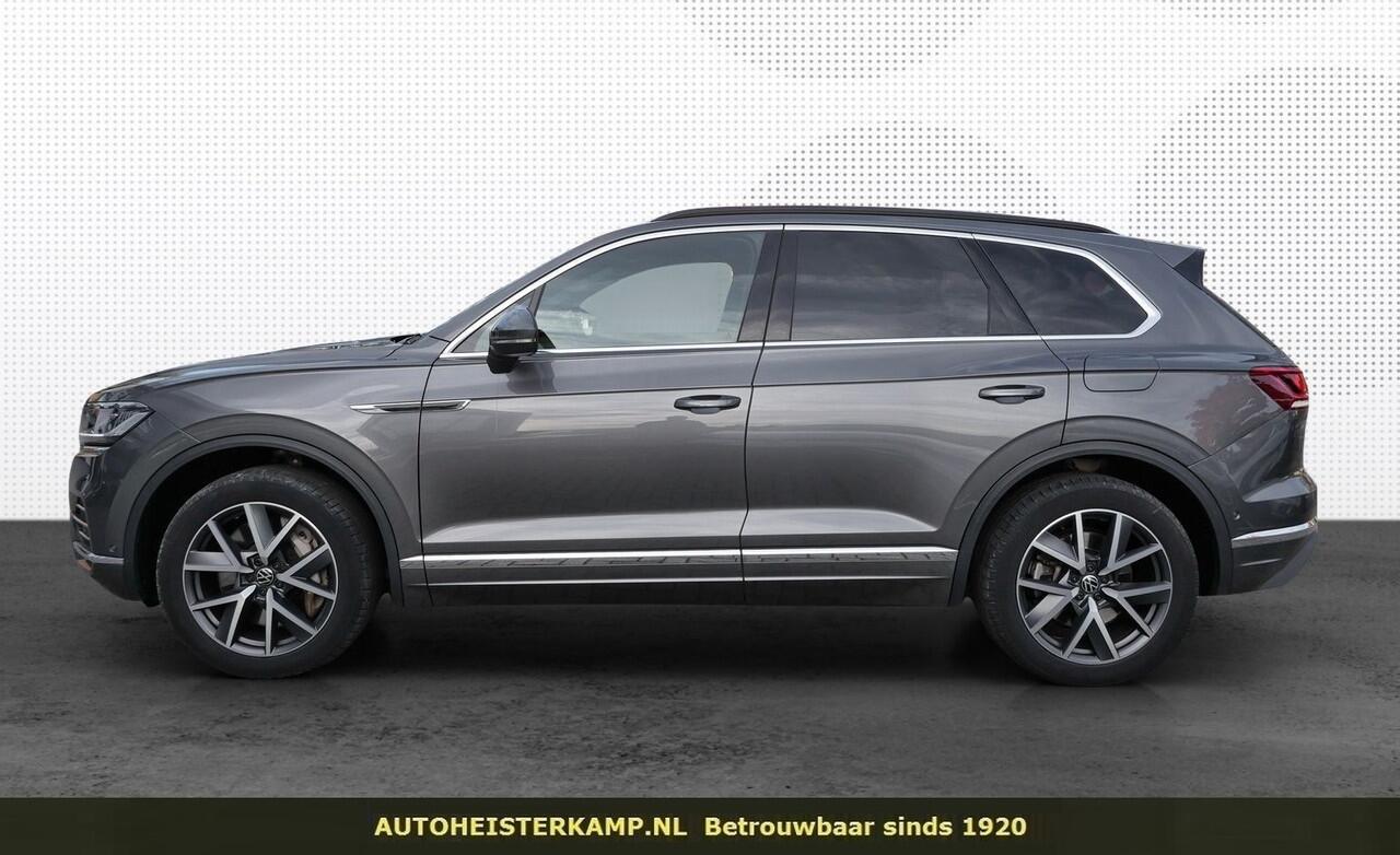 Volkswagen TOUAREG 3.0 TSi eHybrid 4M Elegance ACC Panoramadak Stoelkoeling Memory Trekhaak Camera