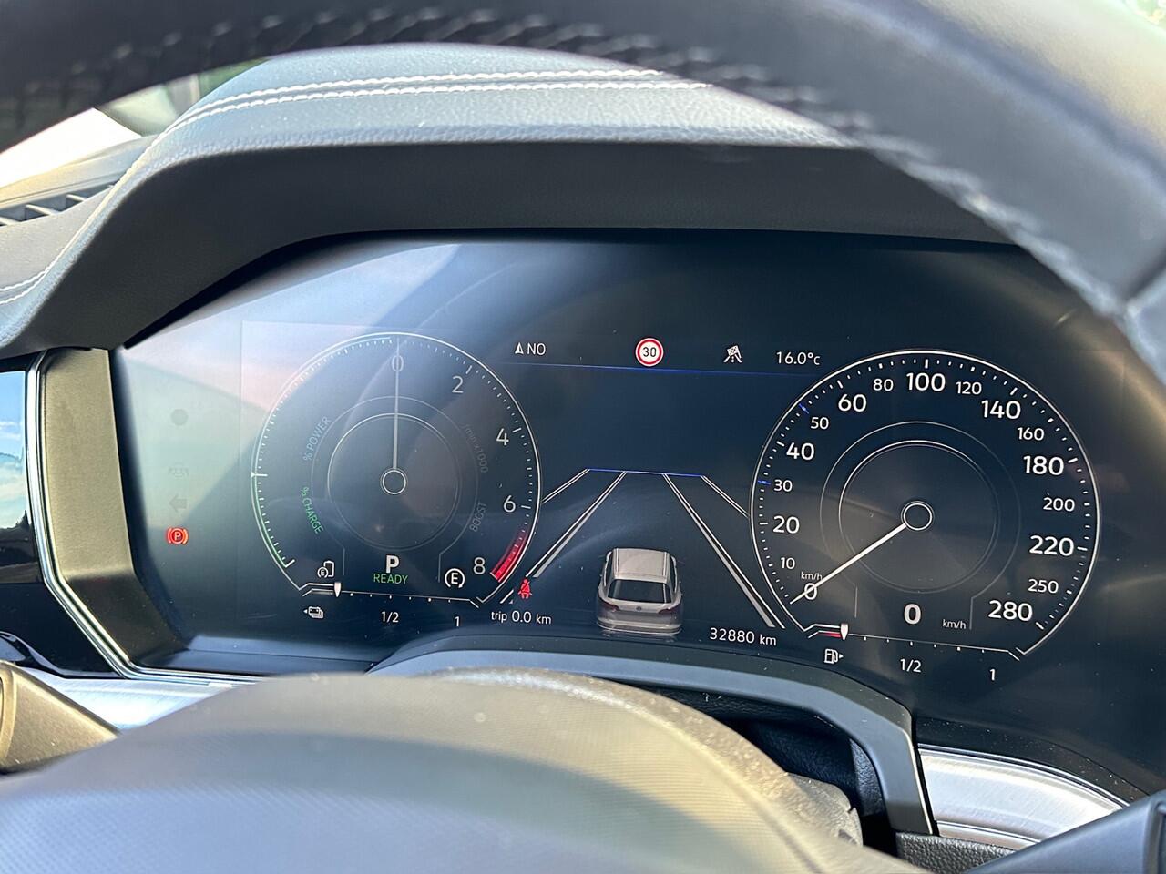 Volkswagen TOUAREG 3.0 TSi eHybrid 4MOTION Elegance | Panoramadak | Head up | Leder | Rijklaar incl. garantie