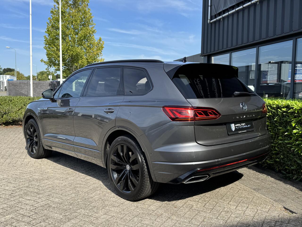 Volkswagen TOUAREG 3.0 TSI 340pk 4Motion Aut. R-Line Blackstyle Comfortleder Luchtvering 4wiel besturing 102dkm!!