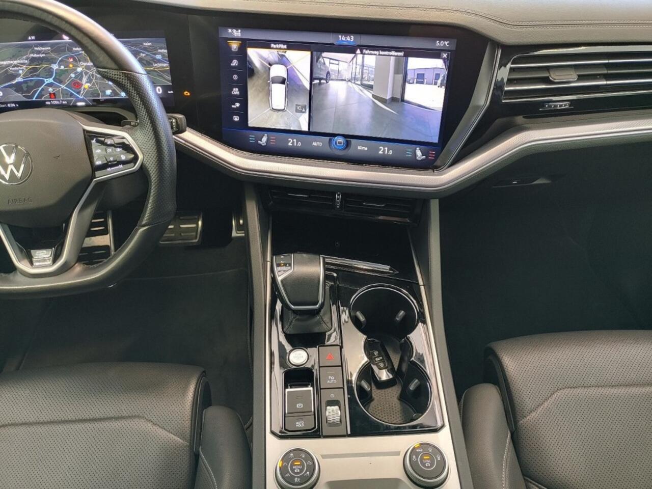 Volkswagen TOUAREG 3.0 TDI DSG R-LINE 4MOTION PANO-DAK/TREKHAAK/CAMERA/CARPLAY/ACC