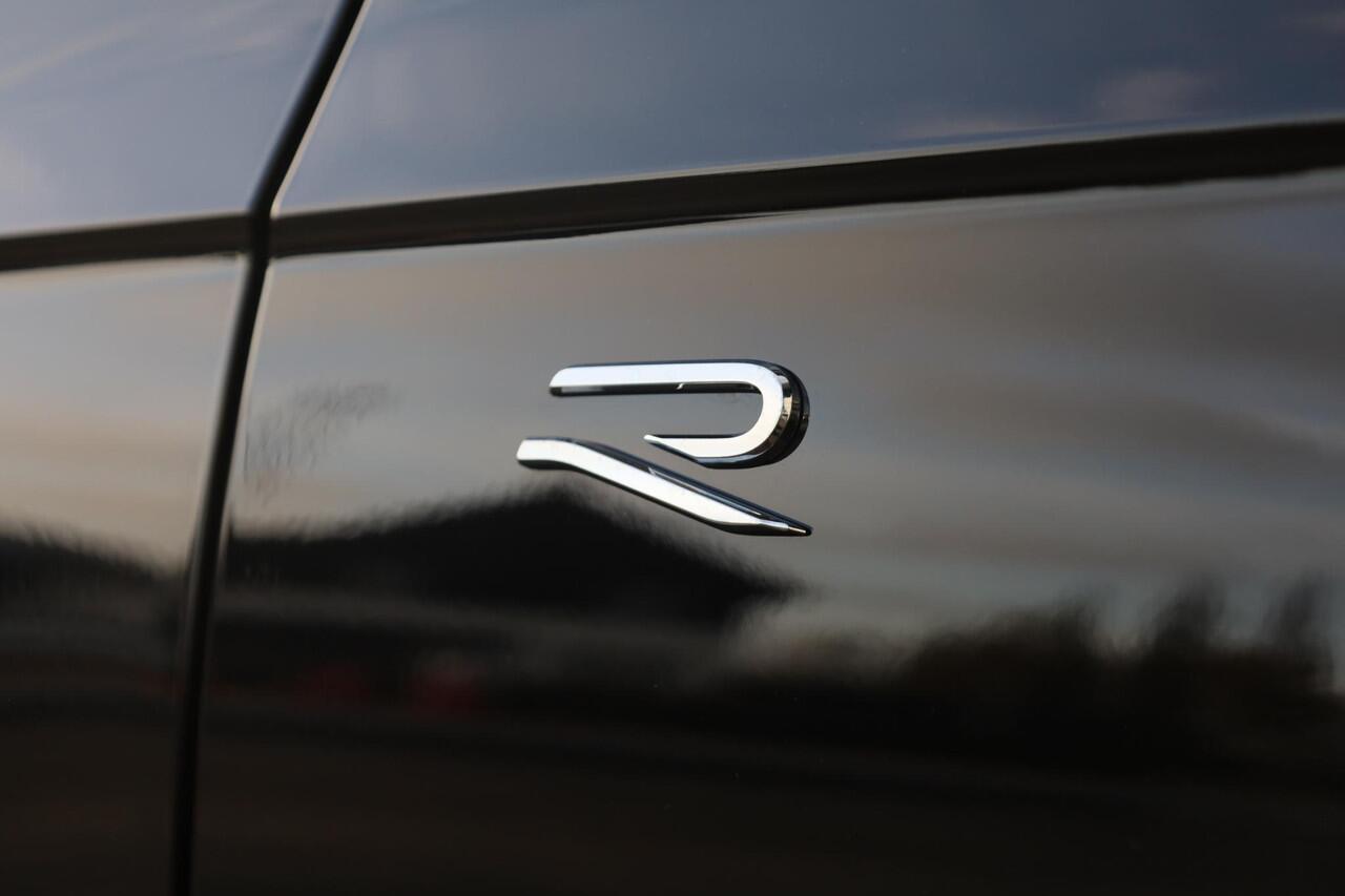 Volkswagen TOUAREG 3.0 TSi eHybrid 4MOTION R Edition 462PK / 340kW LED Matrix HD IQ.Light, nachtzicht (Night Vision), rondomzichtcamera (360° AreaView), elektr. verst. panoramadak, servosluiting, 3-zone Climatronic, voorstoelen verwarmbaar met massagefunctie, achterbank ver