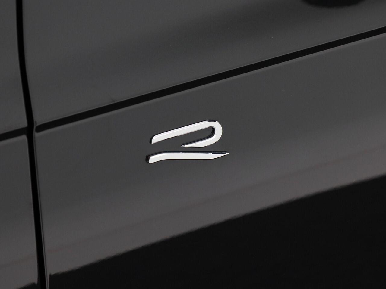 Volkswagen TOUAREG 3.0 TSi eHybrid 463 Pk 4MOTION R-Line | 360° Camera | Full LED | Trekhaak | Panoramadak | DynAudio | Head-Up | Digitaal Dashboard | 22 Inch