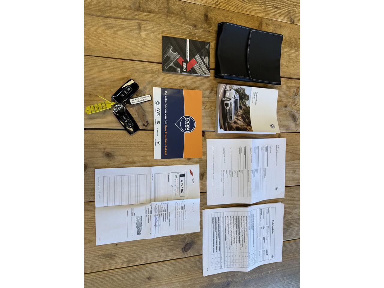 Volkswagen TOUAREG 3.0 TSI 340pk 4Motion Aut. R-Line Blackstyle Comfortleder Luchtvering 4wiel besturing 102dkm!!