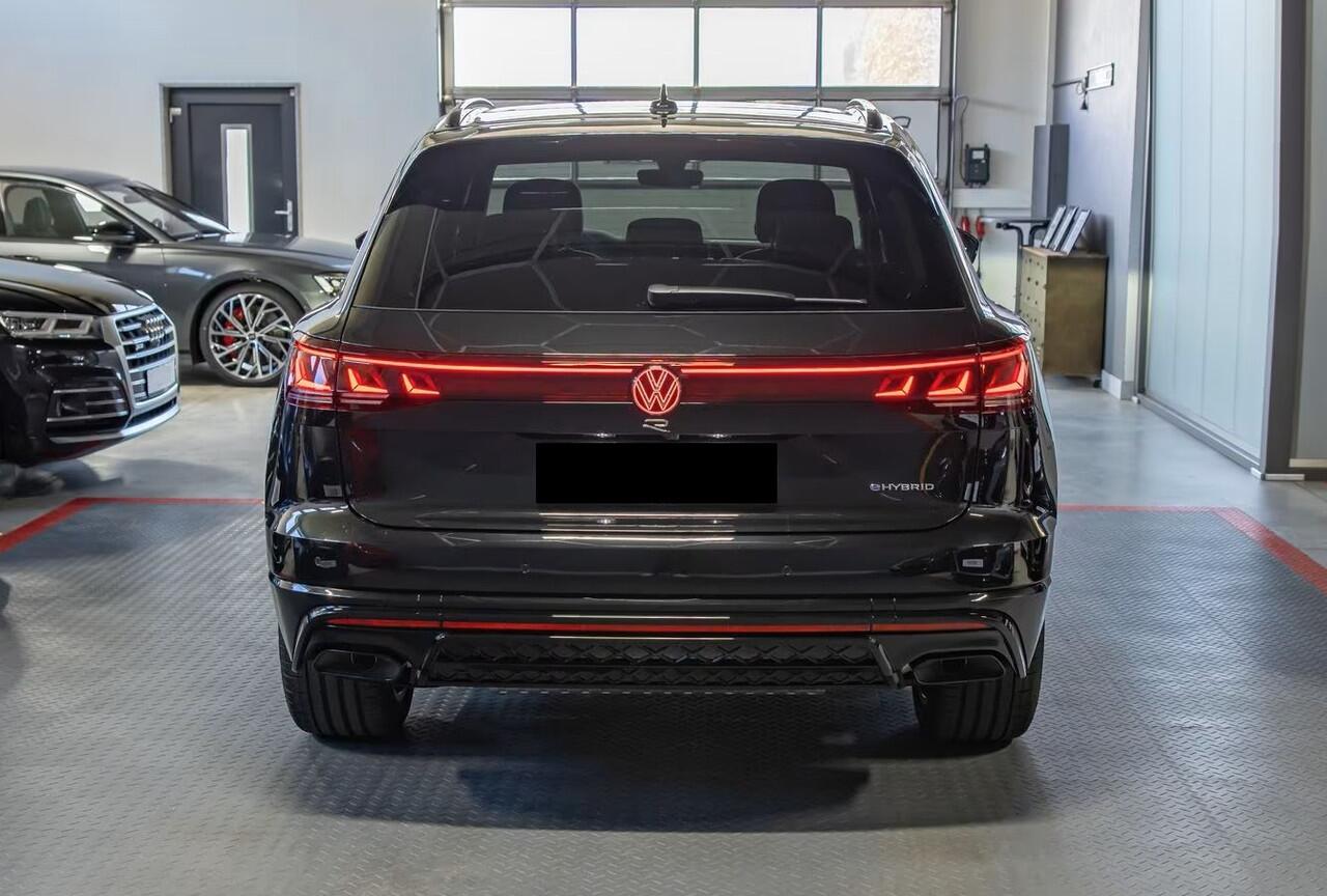 Volkswagen TOUAREG 3.0 TSi eHybrid 4MOTION R 463 PK ACC Head-Up Trekhaak Stoelkoeling Panoramadak