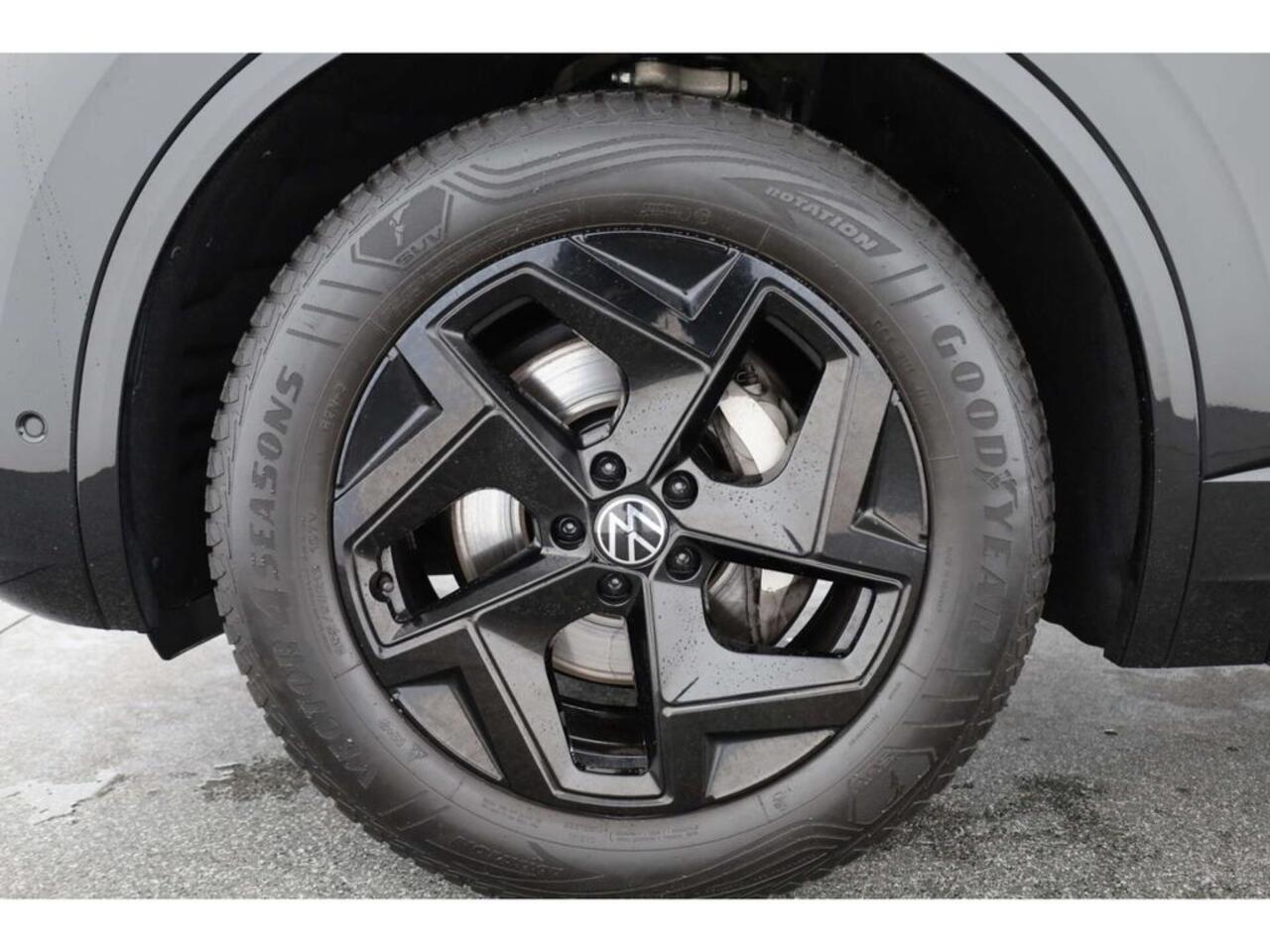 Volkswagen TOUAREG 3.0 TDI R-Line Grijs Kenteken ACC Luchtvering Trekhaak Comfortstoelen Head-Up Display