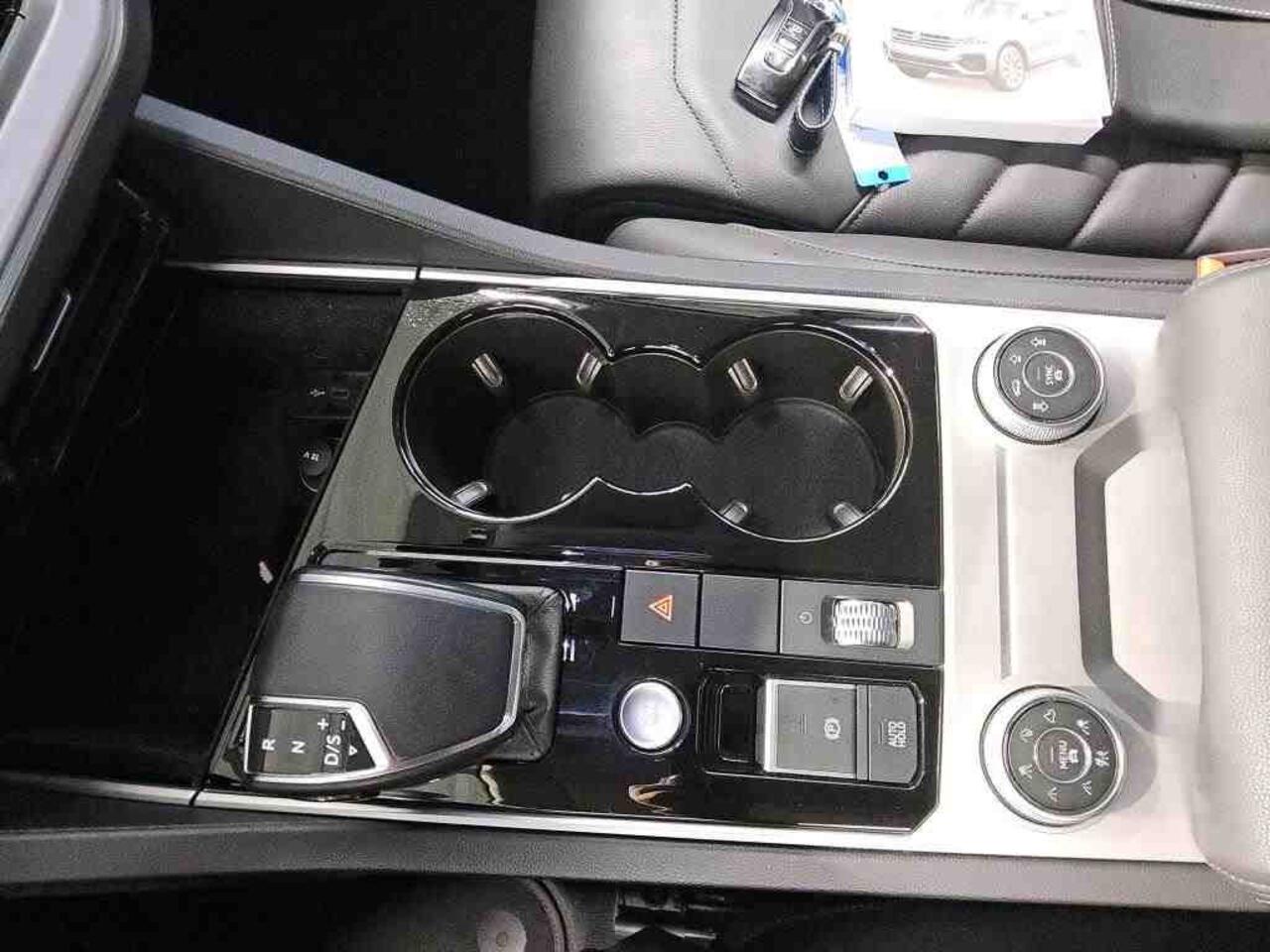 Volkswagen TOUAREG 3.0 TSi eHybrid 4MOTION | Wordt verwacht | Trekhaak | DYNAudio | Keyless | Leer