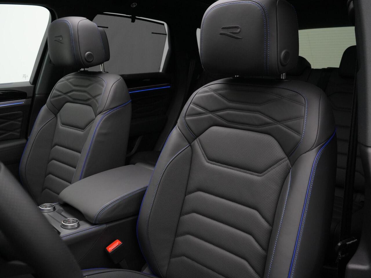 Volkswagen TOUAREG R 3.0 TSi eHybrid 463 pk tiptronic 4MOTION | Panoramadak | Trekhaak | Puglia Leder | Nachtzicht | Luchtvering | Head-Up Display | Geheugenstoelen | Dynaudio