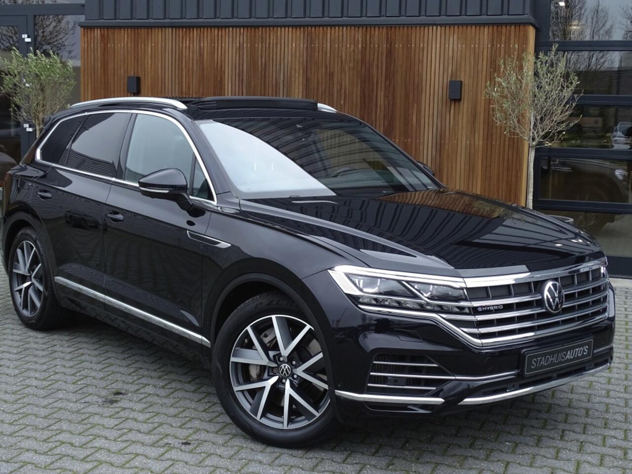 Volkswagen TOUAREG 3.0 TSI e-Hybrid 381PK / pano / 360° / trekhaak